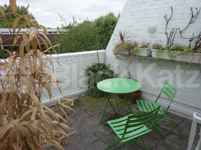 			NEW  INSTRUCTION, 2 Bedroom, 1 bath, 1 reception Flat			 Marlbrough Road, ARCHWAY